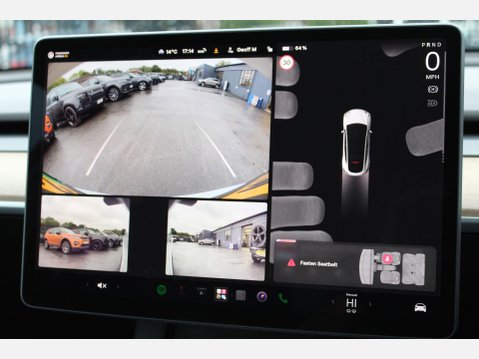 Tesla Model Y LONG RANGE AWD 3