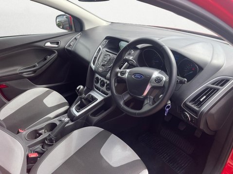 Ford Focus 1.0T EcoBoost Zetec Euro 5 (s/s) 5dr 13