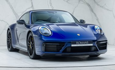 Porsche 911 Carrera GTS (992) 6