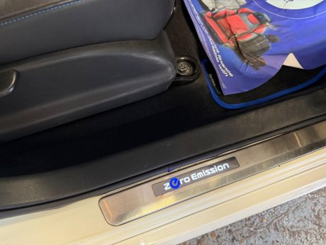 Nissan LEAF 40kWh Tekna Auto 5dr 31