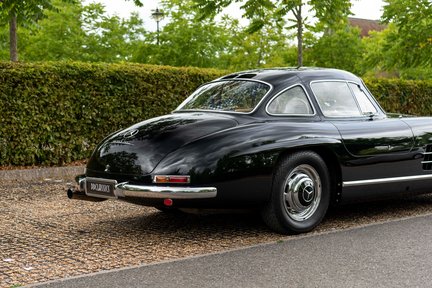 Mercedes-Benz 300 SL Gullwing 22