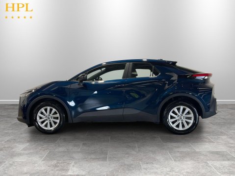 Toyota C-HR 1.8 VVT-h Icon SUV 5dr Petrol Hybrid CVT Euro 6 (s/s) (140 ps) 4