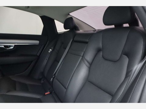 Volvo S90 2.0 S90 Momentum D4 Auto 4dr 46