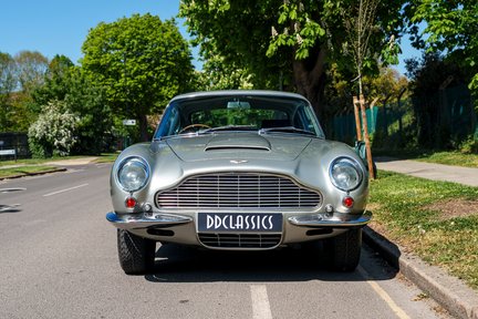 Aston Martin DB6 Mark II 5