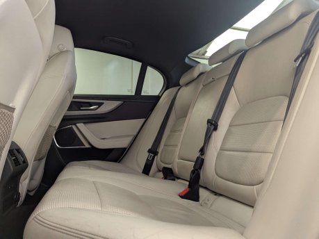 Jaguar XE 2.0 XE R-Dynamic S Auto 4dr 44