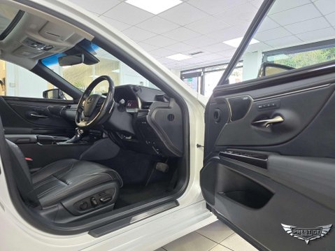 Lexus Es 2.5 300h Takumi E-CVT Euro 6 (s/s) 4dr 50