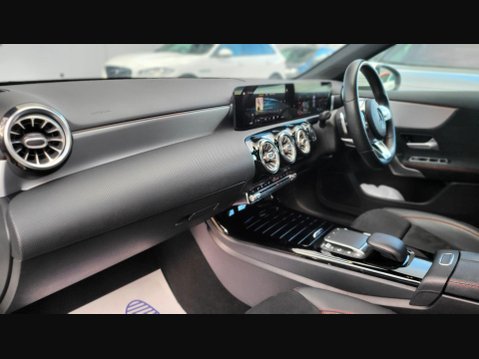 Mercedes-Benz A Class A 250 AMG LINE PREMIUM 12