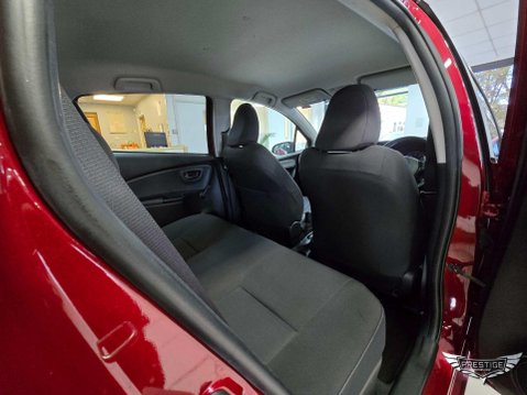 Toyota Yaris 1.5 VVT-h Design E-CVT Euro 6 5dr 61