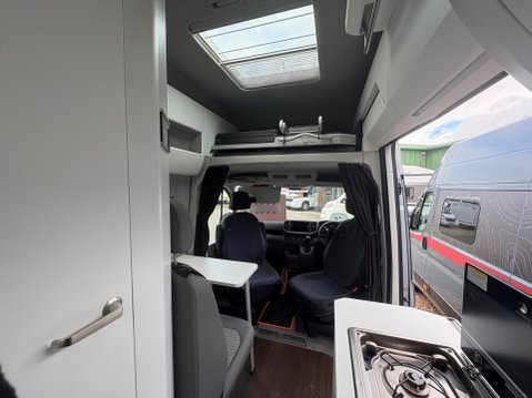 Volkswagen Grand California 26