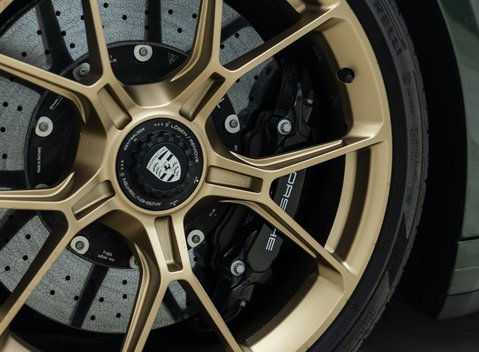 Porsche 911 GT3 TOURING (992) 32