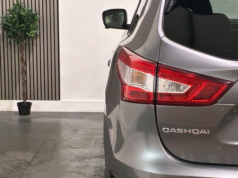 Nissan Qashqai 1.2 DIG-T N-Connecta 2WD Euro 6 (s/s) 5dr 45