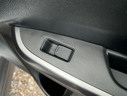 Suzuki Vitara SZ5 MHEV 37