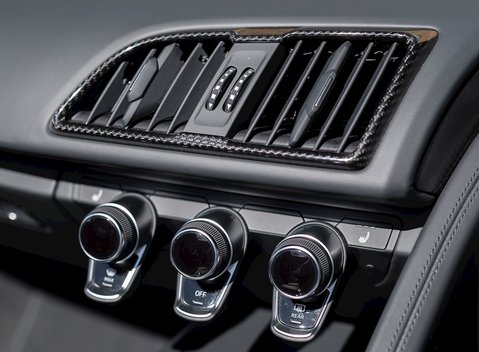 Audi R8 V10 Plus Spyder 18