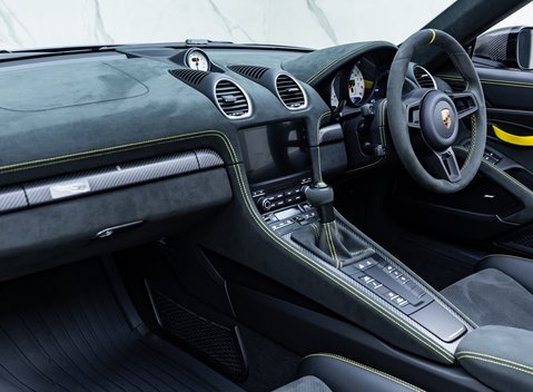 Porsche 718 Spyder RS 25