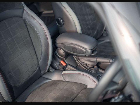 Mini Hatch 2.0 John Cooper Works Auto 3dr 31