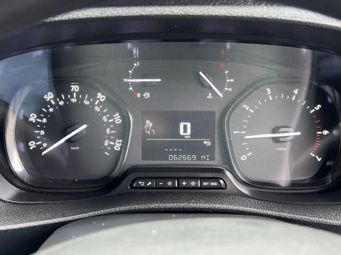 Vauxhall Vivaro 1.5 Turbo D 2700 Dynamic Panel Van 6dr Diesel Manual L1 H1 Euro 6 (s/s) (10 31