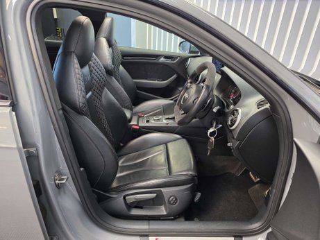 Audi RS3 2.5 TFSI Sportback 5dr Petrol S Tronic quattro Euro 6 (s/s) (Nav) (367 ps) 19