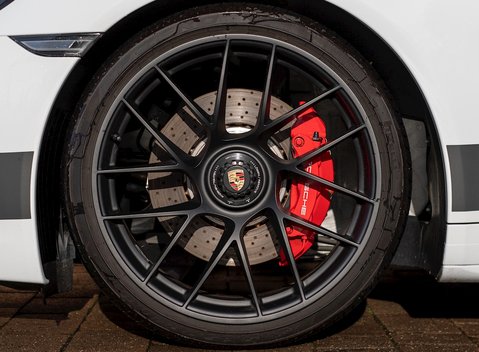 Porsche 911 (991.2) Carrera 4 GTS 'British Legends E 10