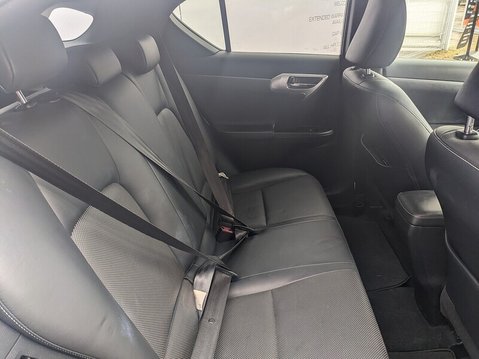 Lexus CT 200H F SPORT 15