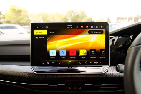 Volkswagen Golf BLACK EDITION TSI 29