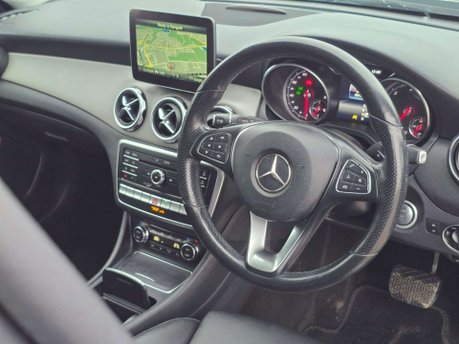 Mercedes-Benz GLA 2.1 GLA220d Sport (Executive) SUV 5dr Diesel 7G-DCT 4MATIC Euro 6 (s/s) (17 41