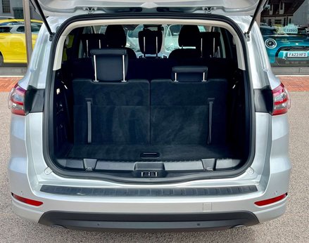 Ford S-Max 2.5 S-Max Titanium HEV CVT 5dr 67