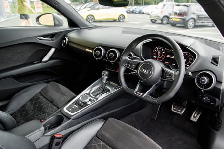 Audi TT TFSI S LINE