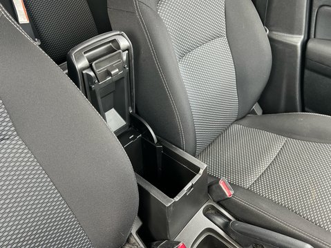 Suzuki Vitara SZ-T BOOSTERJET MHEV 28