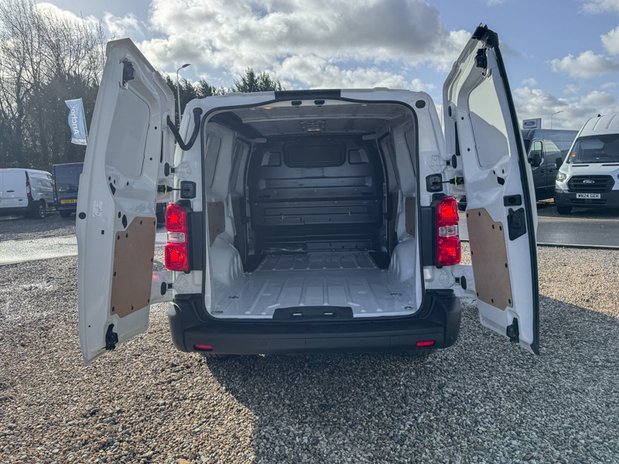 Toyota Proace LWB L2H1 [SOLD MT] Low Roof Icon Air Con Navigation Sensors EURO 6 8