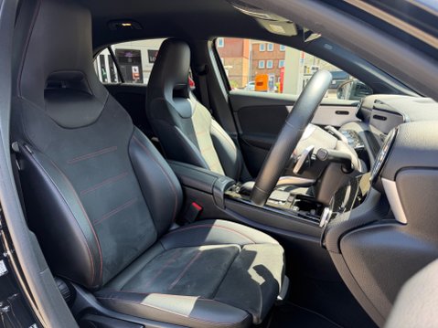 Mercedes-Benz A Class A 180 D AMG LINE PREMIUM 3