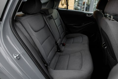 Hyundai IONIQ PREMIUM 38