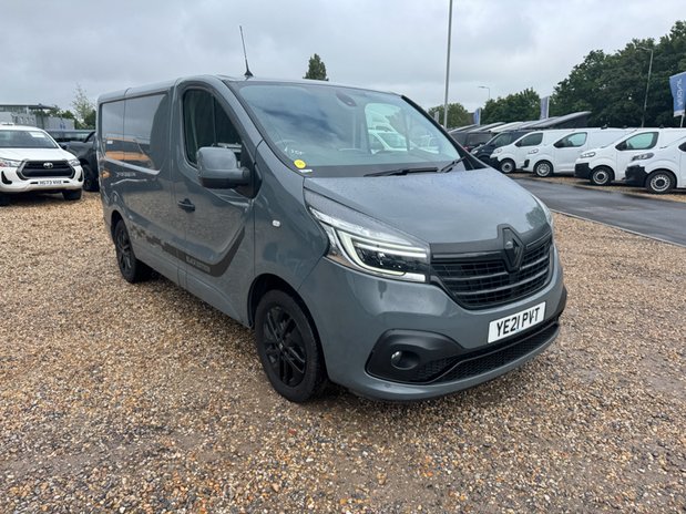 Renault Trafic SWB L1H1 Low Roof SL28 Air Con Alloys Sensors EURO 6 NO VAT 4