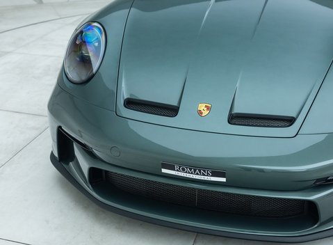 Porsche 911 GT3 Touring (992) 6