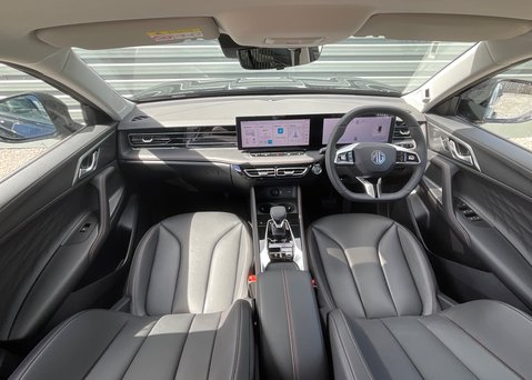 MG HS 1.5 T-GDI HYBRID+ TROPHY 12