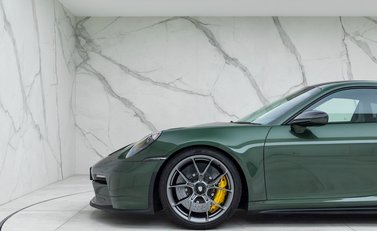 Porsche 911 (992) GT3 Touring 28