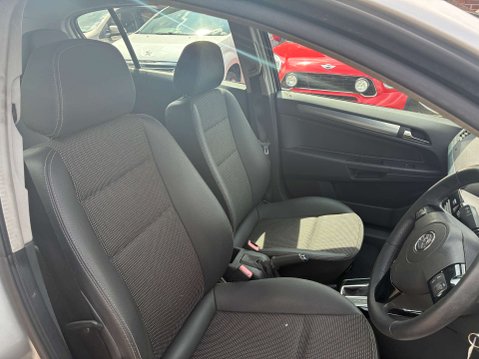Vauxhall Astra 1.8i 16v Design Hatchback 5dr Petrol Automatic (187 g/km, 138 bhp) 10