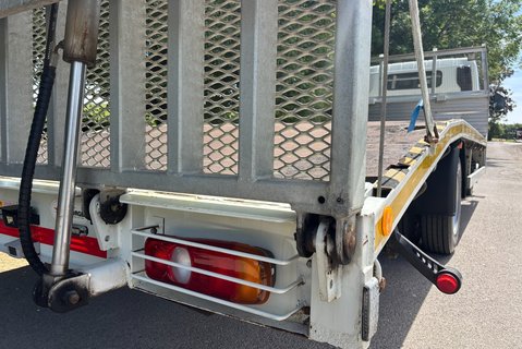 Mitsubishi Canter 7C18 Duonic Beavertail with Hydraulic Ramps - Air Con 22