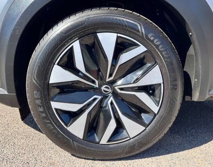 Nissan Juke 1.0 Juke Acenta DiG-T Semi-Auto 5dr 12