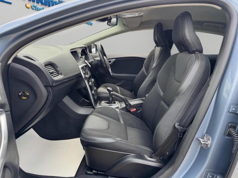 Volvo V40 2.0 D3 Momentum Nav Plus Euro 6 (s/s) 5dr 32