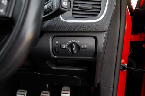 Volvo V40 T2 R-DESIGN NAV PLUS 15