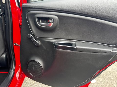 Toyota Yaris VVT-I DESIGN 56