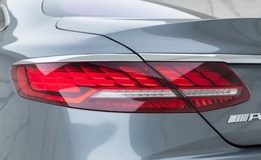 Mercedes-Benz S63 AMG Coupe 27