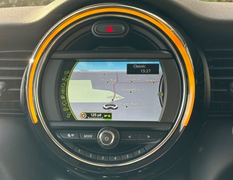 Mini Hatch Cooper S 2.0 Chili / Media + SAT NAV + LEATHER + HEATED SEATS 12