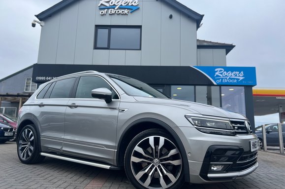 Volkswagen Tiguan R-LINE TECH 2.0 TDI 4MOTION DSG AUTO 2