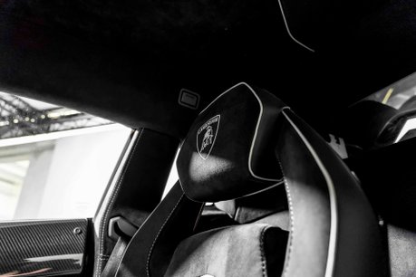 Lamborghini Aventador SV AD PERSONAM. FACTORY SATIN CARBON FIBRE EXT. COMFORT SEATS. FRONT LIFT. 24