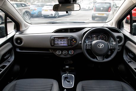 Toyota Yaris VVT-I ICON TECH