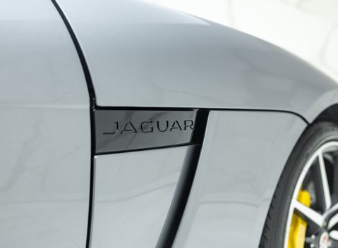 Jaguar F-Type SVR Convertible 45