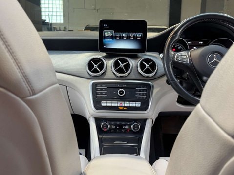 Mercedes-Benz GLA 2.1 GLA 200 Sport Premium+ D Auto 5dr 39