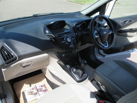 Ford B-Max 1.0T EcoBoost Titanium Navigator Euro 6 5dr 16