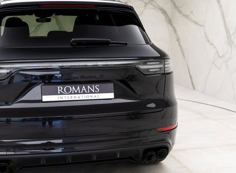 Porsche Cayenne Turbo S E-Hybrid 28